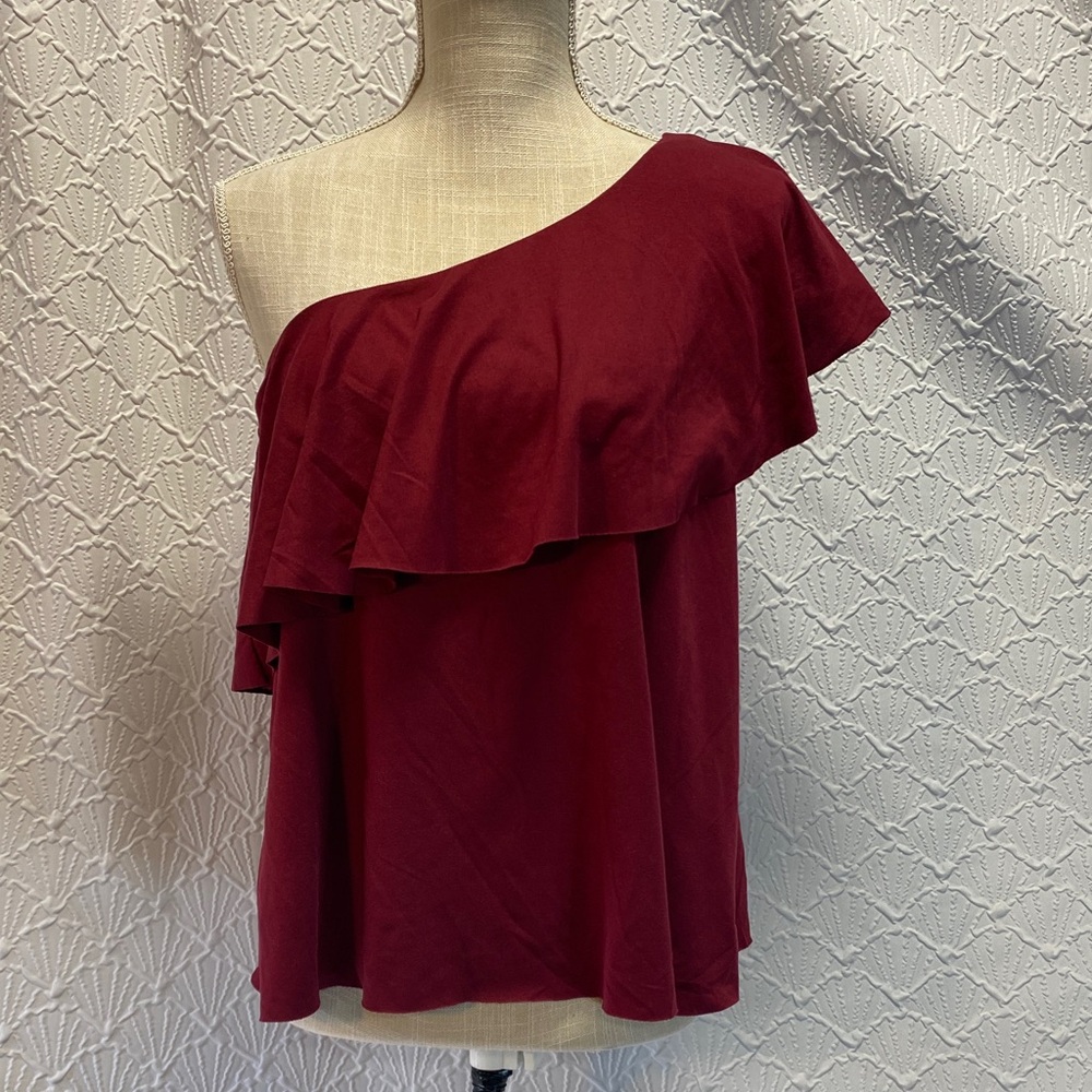 Soul Cake size Medium Chic One-Shoulder Ruffle Top in Deep burgundy‎ stretch